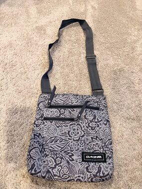 Dakine Grey Floral Messenger Crossbody Bag